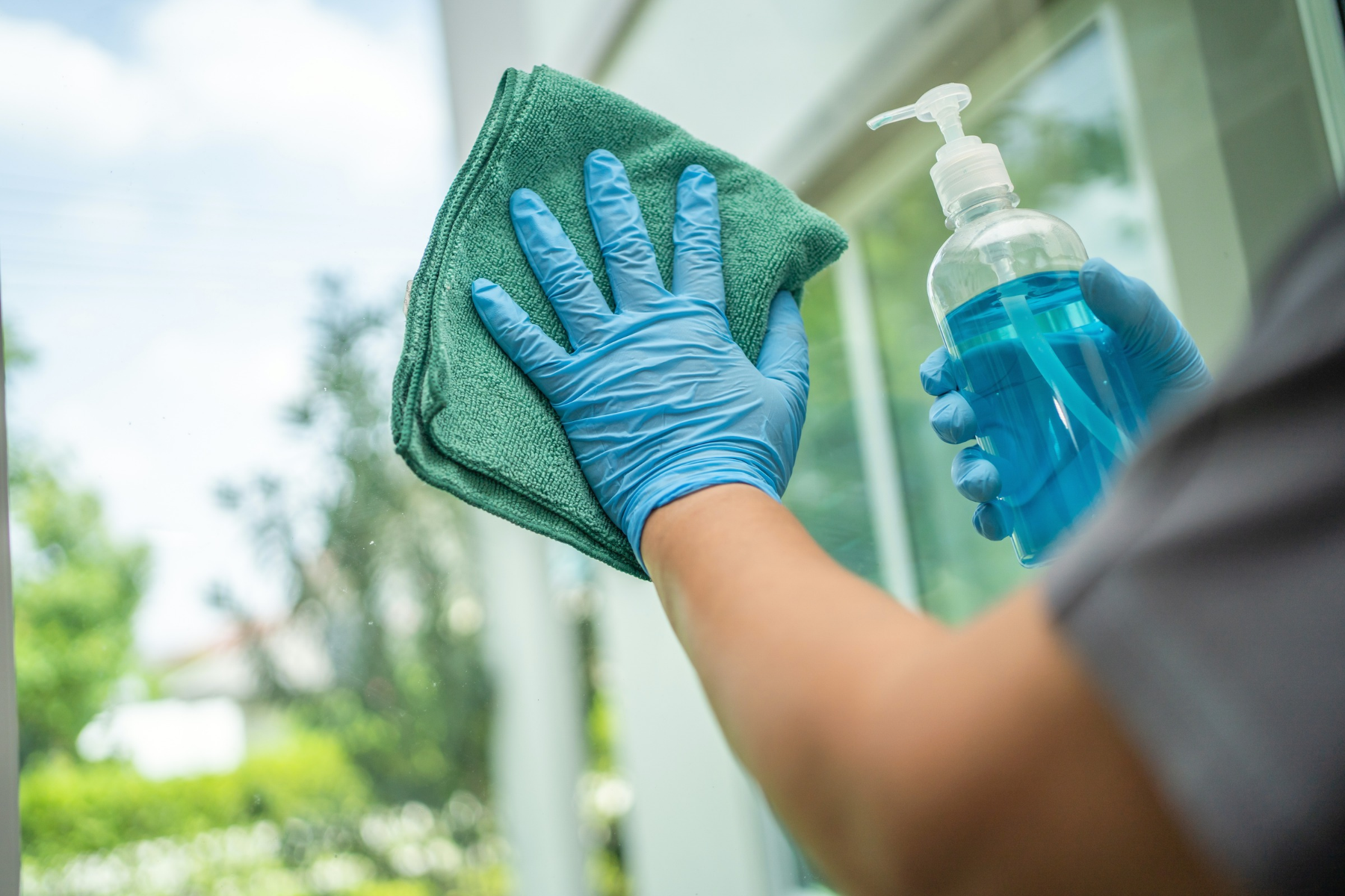 STOCK IMAGE GLASS CLEANING